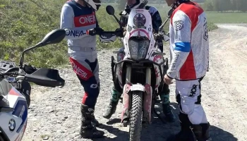 Machines Motorcycle Adventure Academy - Zi Rolach