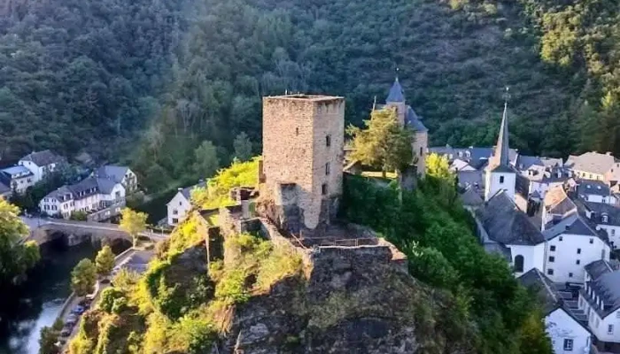 Burg Esch-Sauer - Esch-Sauer