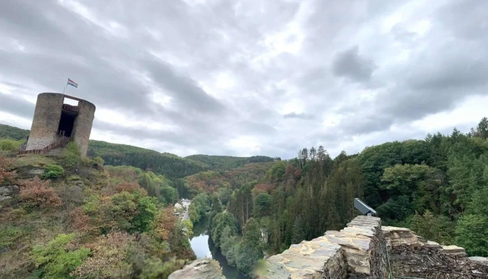Burg Esch -  Sauer Street View 360deg Fotos - Esch-sauer