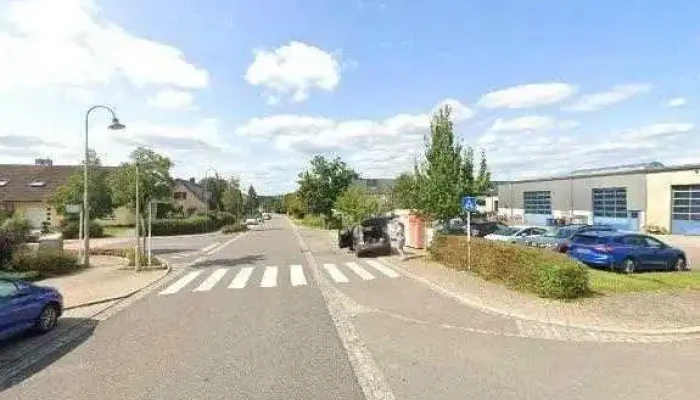 Centre Dincendie Et De Secours Boevange Sur Attert Stonnenplange - Helperknapp