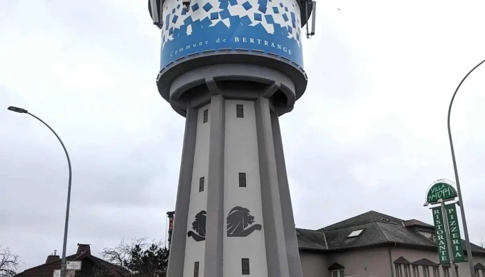 Chateau Deau De Bertrange Praissere - Bertrange