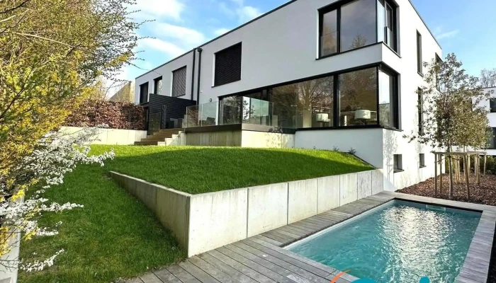 Feltes Associes Constructions Kommentarene - Strassen