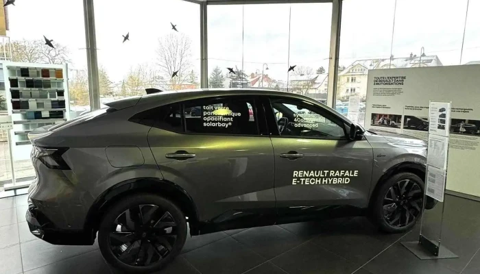 Garage Auto Service -    Renault And Dacia Distributor Innenansichten - Mamer