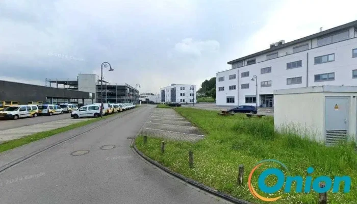 Medienhaus Luxembourg S.à r.l. - 10 Op Huefdreisch