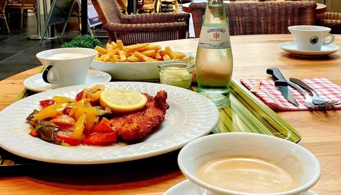 Self -  Bistro Am Steyrplatz Essen Und Trinken - Weiswampach