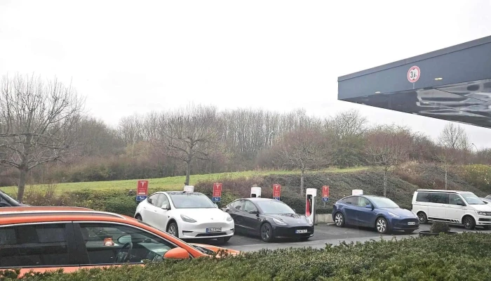 Tesla Supercharger -  Fotoen - Schüttringen