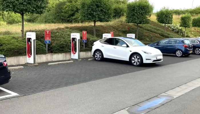 Tesla Supercharger -  Location - Schüttringen