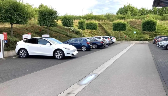 Tesla Supercharger -  Praisser - Schüttringen