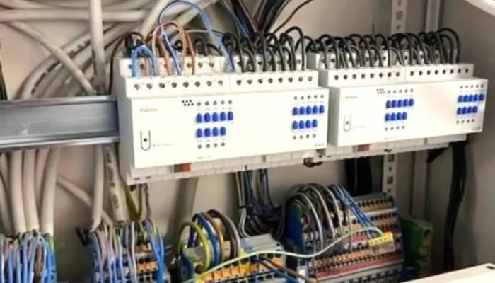 Top -  Elec Sarl Vom Inhaber - Sassenheim